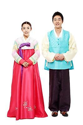 포토 JPG 스튜디오촬영 전신 한국문화 한국전통 전통 라이프스타일 부부 커플 여자 명절 남자 전통문화 새해 한국 실내 서기 미소 웃음 누끼 사람 동양인 20대 성인 두명 앞모습 설날 추석 깨끗함 한국인 예절 인사 전통의상 한복 손모으기 청년만 성인만 국내포토 동양문화 기념일 아시아 문화 뷰포인트 컨셉 관계 모션 표정 인종 손짓 청년 내부 생활 파일형식