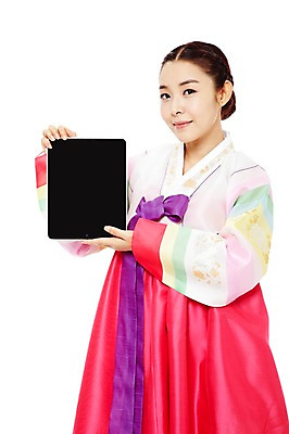 포토 JPG 스튜디오촬영 한국문화 한국전통 전통 라이프스타일 여자 명절 전통문화 모바일 새해 한국 실내 한명 미소 웃음 들기 누끼 사람 동양인 상반신 20대 성인 앞모습 쇼핑 태블릿 설날 추석 한국인 웹서핑 전통의상 한복 온라인쇼핑 모바일쇼핑 여자만 여자한명만 성인여자만 청년만 청년여자만 성인한명만 청년여자한명만 성인여자한명만 성인만 국내포토 1 동양문화 기념일 아시아 문화 뷰포인트 모션 표정 인종 청년 내부 생활 전자제품 스마트기기 온라인 파일형식