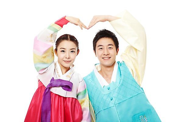 포토 JPG 스튜디오촬영 한국문화 한국전통 전통 라이프스타일 부부 커플 여자 명절 남자 전통문화 모션 새해 한국 실내 사랑 미소 웃음 누끼 사람 동양인 손짓 상반신 20대 성인 두명 앞모습 설날 추석 한국인 하트 전통의상 한복 청년만 성인만 국내포토 모양 동양문화 기념일 감정 아시아 문화 뷰포인트 관계 표정 인종 청년 내부 생활 파일형식