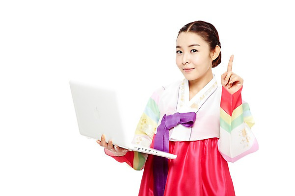 포토 JPG 스튜디오촬영 한국문화 한국전통 전통 라이프스타일 여자 명절 전통문화 모바일 새해 한국 실내 한명 미소 웃음 들기 누끼 사람 동양인 손짓 상반신 20대 성인 앞모습 노트북 쇼핑 컴퓨터 설날 추석 한국인 웹서핑 전통의상 한복 온라인쇼핑 모바일쇼핑 여자만 여자한명만 성인여자만 청년만 청년여자만 성인한명만 청년여자한명만 성인여자한명만 성인만 국내포토 1 동양문화 기념일 아시아 문화 뷰포인트 모션 표정 인종 청년 내부 생활 전자제품 온라인 파일형식