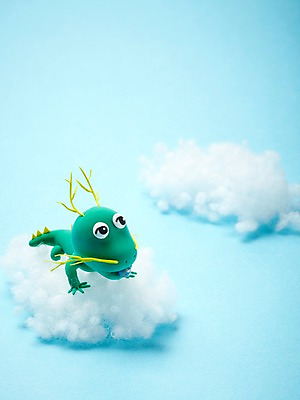 포토 JPG 스튜디오촬영 동물 구름 캐릭터 인형 동물캐릭터 포유류 하늘 실내 사람없음 장난감 귀여움 십이지신 용 물기 구슬 오브젝트 공예품 점토 점토공예 클레이아트 동물인형 여의주 국내포토 자연요소 컨셉 모션 내부 공예 파일형식