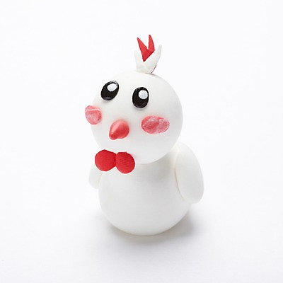 포토 JPG 스튜디오촬영 동물 척추동물 캐릭터 한마리 인형 동물캐릭터 조류 실내 사람없음 장난감 귀여움 십이지신 닭 오브젝트 공예품 점토 점토공예 클레이아트 동물인형 암탉 국내포토 1 컨셉 내부 암컷 공예 파일형식