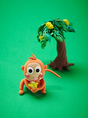 포토 JPG 스튜디오촬영 식물 동물 캐릭터 한마리 열매 인형 동물캐릭터 과일 포유류 바나나 실내 들기 사람없음 장난감 귀여움 십이지신 원숭이 오브젝트 열대과일 공예품 점토 열대나무 점토공예 클레이아트 동물인형 바나나나무 국내포토 나무 1 컨셉 모션 내부 공예 파일형식