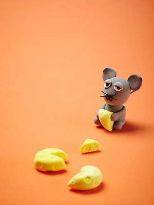포토 JPG 스튜디오촬영 동물 캐릭터 한마리 인형 동물캐릭터 포유류 실내 들기 사람없음 장난감 귀여움 십이지신 쥐 오브젝트 공예품 점토 점토공예 클레이아트 동물인형 국내포토 1 컨셉 모션 내부 설치류 공예 파일형식
