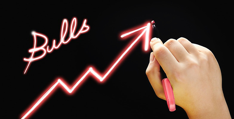 PSD 편집이미지 손 영어 화살표 비즈니스 페인팅 그래프 한손 한명 들기 사람 신체부위 단어 빛 필기구 펜 성장 광선 기록 방향 상승 꺾은선그래프 라이트페인팅 형광펜 이미지편집 문자 1 컨셉 모션 문구용품 파일형식