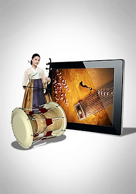 전신 PSD 편집 편집이미지 여자 악기 음악 백그라운드 타악기 국악 한명 서기 미소 웃음 사람 동양인 20대 성인 전자제품 컴퓨터 태블릿 3D 스크린 터치 한국인 장구 해금 여자만 여자한명만 성인여자만 청년만 청년여자만 성인한명만 청년여자한명만 성인여자한명만 성인만 편집3D 1 전통 모션 현악기 문화예술 표정 국악기 인종 청년 스마트기기 디지털합성 파일형식