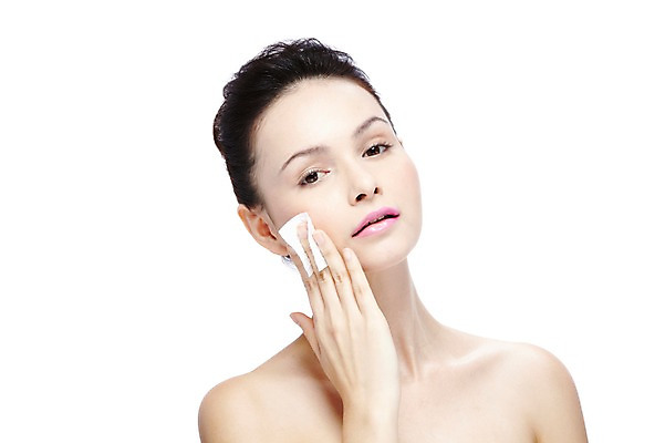 포토 JPG 스튜디오촬영 서양인 외국인 백인 해외기획촬영 우먼라이프 라이프스타일 2012년태국 여자 실내 한명 들기 누끼 사람 상반신 20대 성인 앞모습 화장 뷰티 청결 화장품 화장용품 세수 매끈함 솜 순수 올림머리 닦기 클렌징 삭제 청순 화장솜 의료성형뷰티 여자만 여자한명만 성인여자만 청년만 청년여자만 성인한명만 청년여자한명만 성인여자한명만 성인만 국내포토 1 헤어스타일 뷰포인트 컨셉 모션 인종 청년 내부 생활 미용용품 감각 위생 파일형식