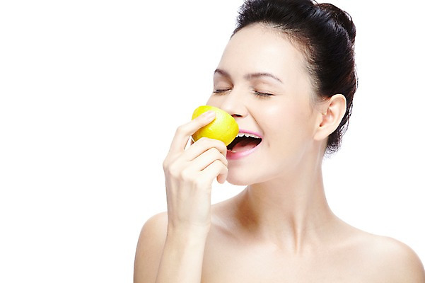 포토 JPG 스튜디오촬영 서양인 외국인 백인 해외기획촬영 우먼라이프 라이프스타일 2012년태국 여자 음식 포즈 과일 실내 입벌림 한명 미소 웃음 들기 누끼 사람 상반신 20대 성인 앞모습 뷰티 눈감음 매끈함 먹기 레몬 순수 올림머리 청순 의료성형뷰티 여자만 여자한명만 성인여자만 청년만 청년여자만 성인한명만 청년여자한명만 성인여자한명만 성인만 국내포토 1 헤어스타일 뷰포인트 컨셉 모션 표정 인종 청년 내부 생활 감각 파일형식