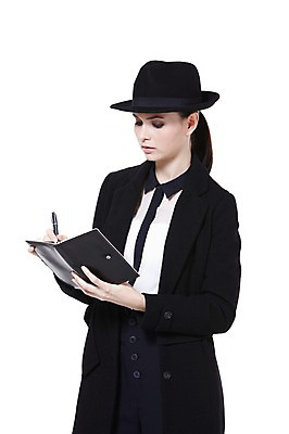 포토 JPG 스튜디오촬영 서양인 외국인 백인 해외기획촬영 모자 우먼라이프 라이프스타일 응시 2012년태국 잡화 여자 패션 포즈 비즈니스 실내 한명 서기 들기 누끼 사람 정장 상반신 20대 성인 옆모습 펜 볼펜 다이어리 재킷 코트 기록 매니시 매니시룩 중절모 남장 페도라 여자만 여자한명만 성인여자만 청년만 청년여자만 성인한명만 청년여자한명만 성인여자한명만 성인만 국내포토 모자_잡화 1 시선 옷 뷰포인트 모션 인종 청년 내부 생활 필기구 사무용품 외투 파일형식