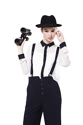 포토 JPG 스튜디오촬영 서양인 외국인 백인 해외기획촬영 모자 우먼라이프 라이프스타일 2012년태국 잡화 여자 패션 포즈 모션 실내 한명 서기 들기 누끼 사람 20대 성인 앞모습 쌍안경 망원경 관찰 매니시 매니시룩 멜빵바지 중절모 남장 페도라 여자만 여자한명만 성인여자만 청년만 청년여자만 성인한명만 청년여자한명만 성인여자한명만 성인만 국내포토 모자_잡화 1 뷰포인트 바지 인종 청년 내부 생활 멜빵 파일형식