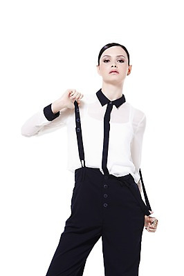 포토 JPG 스튜디오촬영 서양인 외국인 백인 해외기획촬영 우먼라이프 라이프스타일 2012년태국 잡화 여자 패션 포즈 실내 한명 서기 누끼 사람 20대 성인 앞모습 매니시 매니시룩 멜빵바지 남장 여자만 여자한명만 성인여자만 청년만 청년여자만 성인한명만 청년여자한명만 성인여자한명만 성인만 국내포토 1 뷰포인트 바지 모션 인종 청년 내부 생활 멜빵 파일형식