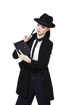 포토 JPG 스튜디오촬영 서양인 외국인 백인 해외기획촬영 모자 우먼라이프 라이프스타일 응시 2012년태국 잡화 여자 패션 포즈 비즈니스 실내 한명 서기 들기 누끼 사람 정장 20대 성인 앞모습 펜 볼펜 다이어리 재킷 코트 기록 매니시 매니시룩 중절모 남장 페도라 여자만 여자한명만 성인여자만 청년만 청년여자만 성인한명만 청년여자한명만 성인여자한명만 성인만 국내포토 모자_잡화 1 시선 옷 뷰포인트 모션 인종 청년 내부 생활 필기구 사무용품 외투 파일형식