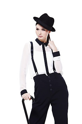 포토 JPG 스튜디오촬영 서양인 외국인 백인 해외기획촬영 모자 우먼라이프 라이프스타일 응시 2012년태국 잡화 여자 패션 포즈 지팡이 실내 한명 서기 누끼 사람 20대 성인 앞모습 매니시 매니시룩 멜빵바지 중절모 남장 페도라 여자만 여자한명만 성인여자만 청년만 청년여자만 성인한명만 청년여자한명만 성인여자한명만 성인만 국내포토 모자_잡화 1 시선 뷰포인트 바지 모션 인종 청년 내부 생활 멜빵 파일형식