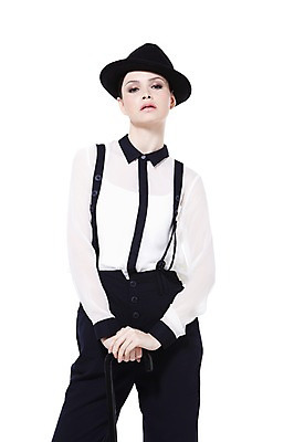 포토 JPG 스튜디오촬영 서양인 외국인 백인 해외기획촬영 모자 우먼라이프 라이프스타일 2012년태국 잡화 여자 패션 포즈 지팡이 실내 한명 서기 누끼 사람 20대 성인 앞모습 매니시 매니시룩 멜빵바지 중절모 남장 페도라 여자만 여자한명만 성인여자만 청년만 청년여자만 성인한명만 청년여자한명만 성인여자한명만 성인만 국내포토 모자_잡화 1 뷰포인트 바지 모션 인종 청년 내부 생활 멜빵 파일형식