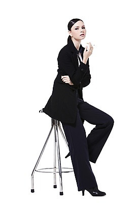 포토 JPG 스튜디오촬영 전신 서양인 외국인 백인 해외기획촬영 우먼라이프 라이프스타일 2012년태국 여자 패션 구두 포즈 의자 흡연 담배 실내 한명 들기 누끼 사람 앉기 정장 20대 성인 옆모습 재킷 코트 매니시 매니시룩 남장 여자만 여자한명만 성인여자만 청년만 청년여자만 성인한명만 청년여자한명만 성인여자한명만 성인만 국내포토 1 옷 뷰포인트 가구 신발 모션 인종 청년 내부 생활 외투 파일형식