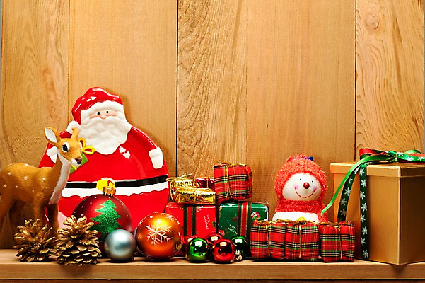 포토 JPG 스튜디오촬영 기념일 백그라운드 크리스마스 눈사람 크리스마스용품 사슴 실내 크리스마스선물 선물 이벤트 사람없음 장식 선물상자 산타클로스 장식볼 구슬 오브젝트 솔방울 국내포토 포유류 내부 상자 용품 파일형식