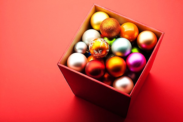 포토 JPG 스튜디오촬영 기념일 다수 백그라운드 크리스마스 크리스마스용품 실내 이벤트 사람없음 장식 선물상자 상자 여러개 장식볼 구슬 오브젝트 국내포토 선물 내부 용품 파일형식