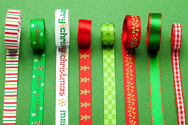 포토 JPG 스튜디오촬영 기념일 리본 줄 백그라운드 크리스마스 포장 크리스마스용품 실내 이벤트 사람없음 장식 도구 끈 오브젝트 국내포토 내부 용품 파일형식