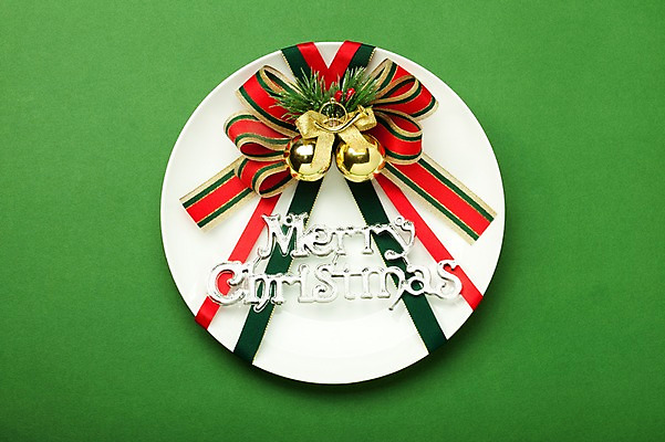 포토 JPG 스튜디오촬영 접시 영어 기념일 리본 크리스마스 크리스마스용품 실내 이벤트 사람없음 장식 단어 종 오브젝트 국내포토 문자 식기 내부 용품 파일형식