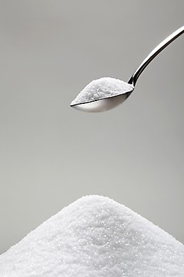 포토 JPG 다수 백그라운드 식재료 산 패스트푸드 수저 실내 사람없음 쌓기 숟가락 양념 조미료 티스푼 가루 설탕 칼로리 고칼로리 고열량 국내포토 식기 모션 내부 인스턴트 향미료 파일형식