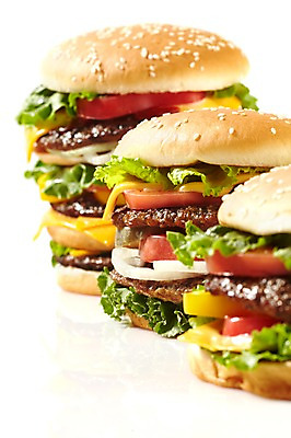 포토 JPG 스튜디오촬영 음식 빵 토마토 채소 양파 치즈 패스트푸드 서양음식 실내 육류 요리 누끼 근접촬영 사람없음 아웃포커스 소고기 햄버거 양상추 상추 깨 고칼로리 패티 국내포토 뷰포인트 식재료 유제품 촬영기법 내부 조미료 인스턴트 칼로리 파일형식