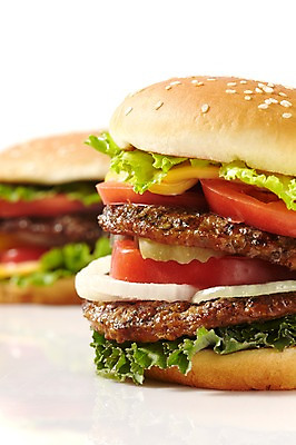 포토 JPG 스튜디오촬영 음식 빵 토마토 채소 양파 치즈 패스트푸드 서양음식 실내 육류 요리 누끼 근접촬영 사람없음 아웃포커스 소고기 햄버거 양상추 상추 깨 고칼로리 패티 국내포토 뷰포인트 식재료 유제품 촬영기법 내부 조미료 인스턴트 칼로리 파일형식