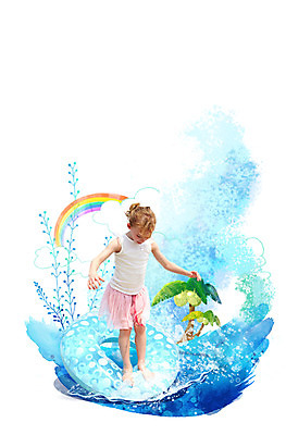 전신 PSD 서양인 외국인 나무 식물 백인 편집 편집이미지 라이프스타일 응시 계절 여자 어린이 파도 바다 여행 무지개 물놀이 놀이 팔벌리기 휴가 가족여행 고개숙이기 한명 서기 미소 웃음 사람 소녀 취미 여름 여름휴가 바캉스 야자수 놀이용품 해조류 튜브 여자만 여자한명만 어린이만 소녀만 소녀한명만 이미지편집 자연요소 1 시선 모션 표정 숙이기 인종 생활 해양식물 오브젝트 파일형식 여름_계절