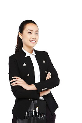 포토 JPG 스튜디오촬영 외국인 해외기획촬영 직업 우먼라이프 라이프스타일 2012년태국 여자 실내 한명 서기 미소 웃음 누끼 사람 동양인 정장 상반신 20대 성인 앞모습 화장 뷰티 팔짱 화장품 화장용품 도구 붓 전문직 메이크업아티스트 브러쉬세트 브러쉬케이스 벨트색 브러쉬벨트색 의료성형뷰티 여자만 여자한명만 성인여자만 청년만 청년여자만 성인한명만 청년여자한명만 성인여자한명만 성인만 국내포토 1 옷 뷰포인트 모션 표정 인종 청년 내부 생활 미용용품 힙색 파일형식