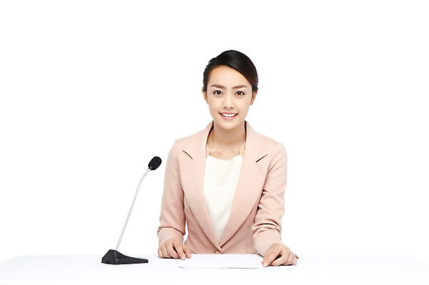 포토 JPG 스튜디오촬영 외국인 해외기획촬영 직업 우먼라이프 라이프스타일 2012년태국 여자 탁자 실내 한명 미소 웃음 누끼 사람 동양인 정장 상반신 20대 성인 앞모습 비즈니스우먼 기자 뉴스 전문직 아나운서 마이크 방송 언론 활기 리포터 중계 방송인 뉴스진행 대본 여자만 여자한명만 성인여자만 청년만 청년여자만 성인한명만 청년여자한명만 성인여자한명만 성인만 국내포토 1 옷 뷰포인트 음향기기 가구 컨셉 비즈니스 표정 인종 청년 내부 생활 직장인 파일형식