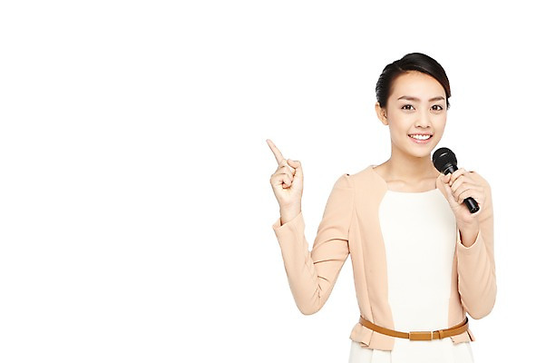 포토 JPG 스튜디오촬영 외국인 해외기획촬영 직업 우먼라이프 라이프스타일 2012년태국 여자 실내 한명 미소 웃음 들기 누끼 사람 동양인 정장 손짓 상반신 20대 성인 앞모습 가리킴 비즈니스우먼 기자 전문직 아나운서 마이크 방송 언론 활기 리포터 인터뷰 중계 방송인 여자만 여자한명만 성인여자만 청년만 청년여자만 성인한명만 청년여자한명만 성인여자한명만 성인만 국내포토 1 옷 뷰포인트 음향기기 컨셉 비즈니스 모션 표정 인종 청년 내부 생활 직장인 파일형식