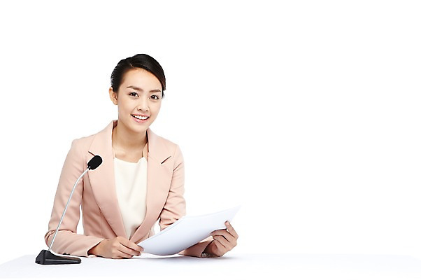 포토 JPG 스튜디오촬영 외국인 해외기획촬영 직업 우먼라이프 라이프스타일 2012년태국 여자 탁자 실내 한명 미소 웃음 들기 누끼 사람 동양인 정장 상반신 20대 성인 앞모습 비즈니스우먼 기자 뉴스 전문직 아나운서 마이크 방송 언론 활기 리포터 중계 방송인 뉴스진행 대본 여자만 여자한명만 성인여자만 청년만 청년여자만 성인한명만 청년여자한명만 성인여자한명만 성인만 국내포토 1 옷 뷰포인트 음향기기 가구 컨셉 비즈니스 모션 표정 인종 청년 내부 생활 직장인 파일형식