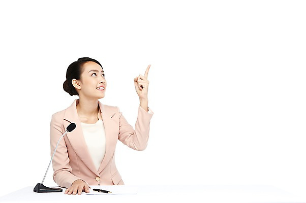 포토 JPG 스튜디오촬영 외국인 해외기획촬영 직업 우먼라이프 라이프스타일 2012년태국 여자 탁자 실내 한명 미소 웃음 누끼 사람 동양인 정장 손짓 상반신 20대 성인 앞모습 펜 가리킴 비즈니스우먼 기자 뉴스 전문직 아나운서 마이크 방송 언론 활기 리포터 중계 방송인 뉴스진행 대본 여자만 여자한명만 성인여자만 청년만 청년여자만 성인한명만 청년여자한명만 성인여자한명만 성인만 국내포토 1 옷 뷰포인트 음향기기 가구 컨셉 비즈니스 모션 표정 인종 청년 내부 생활 필기구 직장인 파일형식