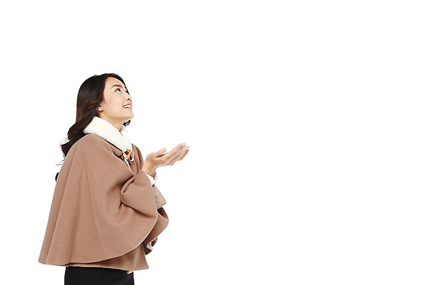 포토 JPG 스튜디오촬영 외국인 해외기획촬영 우먼라이프 라이프스타일 긴머리 응시 2012년태국 여자 패션 포즈 겨울 실내 한명 미소 웃음 누끼 사람 동양인 손짓 상반신 20대 성인 옆모습 목도리 올려보기 망토 겨울옷 여자만 여자한명만 성인여자만 청년만 청년여자만 성인한명만 청년여자한명만 성인여자한명만 성인만 국내포토 1 헤어스타일 시선 잡화 옷 계절 뷰포인트 모션 표정 인종 청년 내부 생활 파일형식