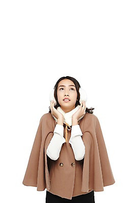 포토 JPG 스튜디오촬영 외국인 해외기획촬영 우먼라이프 라이프스타일 긴머리 응시 2012년태국 여자 패션 포즈 겨울 실내 한명 누끼 사람 동양인 상반신 20대 성인 앞모습 목도리 올려보기 망토 겨울옷 여자만 여자한명만 성인여자만 청년만 청년여자만 성인한명만 청년여자한명만 성인여자한명만 성인만 국내포토 1 헤어스타일 시선 잡화 옷 계절 뷰포인트 모션 인종 청년 내부 생활 파일형식