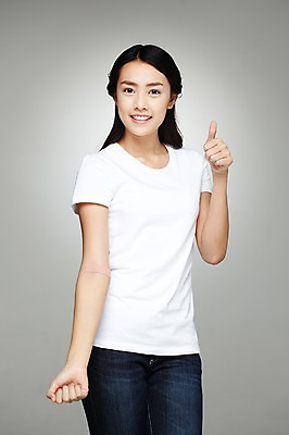 포토 JPG 스튜디오촬영 외국인 해외기획촬영 우먼라이프 라이프스타일 긴머리 2012년태국 여자 캠페인 포즈 모션 회색배경 실내 한명 서기 미소 웃음 사람 동양인 손짓 상반신 20대 성인 앞모습 반팔티셔츠 청바지 반창고 최고 봉사 도움 공익캠페인 보호 복지 만족 사랑나눔 헌혈 수혈 여자만 여자한명만 성인여자만 청년만 청년여자만 성인한명만 청년여자한명만 성인여자한명만 성인만 국내포토 1 헤어스타일 감정 뷰포인트 백그라운드 컨셉 티셔츠 바지 표정 사랑 인종 청년 내부 생활 치료 회색 의료용품 사회이슈 나눔 파일형식