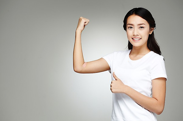 포토 JPG 스튜디오촬영 외국인 해외기획촬영 우먼라이프 라이프스타일 긴머리 2012년태국 여자 캠페인 포즈 모션 회색배경 실내 한명 미소 웃음 사람 동양인 손짓 상반신 20대 성인 앞모습 주먹 반팔티셔츠 반창고 최고 봉사 도움 공익캠페인 보호 복지 만족 사랑나눔 헌혈 수혈 여자만 여자한명만 성인여자만 청년만 청년여자만 성인한명만 청년여자한명만 성인여자한명만 성인만 국내포토 1 헤어스타일 감정 뷰포인트 백그라운드 컨셉 티셔츠 표정 사랑 인종 청년 내부 생활 치료 회색 의료용품 사회이슈 나눔 파일형식