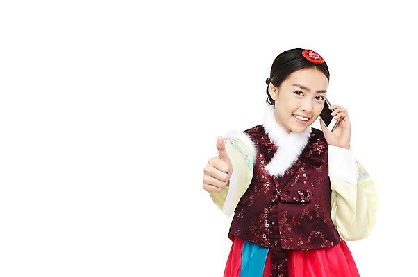 포토 JPG 스튜디오촬영 외국인 해외기획촬영 한국문화 한국전통 전통 우먼라이프 라이프스타일 2012년태국 여자 전통문화 문화 모션 한국 실내 한명 미소 웃음 들기 누끼 사람 동양인 손짓 상반신 20대 성인 앞모습 스마트폰 최고 조끼 체험 전통의상 한복 전화기 만족 통화 배자 털배자 배씨댕기 여자만 여자한명만 성인여자만 청년만 청년여자만 성인한명만 청년여자한명만 성인여자한명만 성인만 국내포토 1 동양문화 감정 아시아 뷰포인트 컨셉 전통소품 표정 인종 청년 내부 생활 핸드폰 스마트기기 외투 파일형식