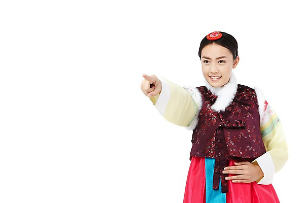 포토 JPG 스튜디오촬영 외국인 해외기획촬영 한국문화 한국전통 전통 우먼라이프 라이프스타일 응시 2012년태국 여자 전통문화 문화 모션 한국 실내 한명 미소 웃음 누끼 사람 동양인 손짓 상반신 20대 성인 앞모습 가리킴 조끼 체험 지시 전통의상 한복 배자 털배자 배씨댕기 여자만 여자한명만 성인여자만 청년만 청년여자만 성인한명만 청년여자한명만 성인여자한명만 성인만 국내포토 1 동양문화 시선 아시아 뷰포인트 컨셉 전통소품 표정 인종 청년 내부 생활 외투 파일형식