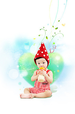 전신 PSD 편집 편집이미지 모자 남자 한명 사람 앉기 동양인 빨간색 한국인 우유 아기 우유병 젖병 남자만 남자한명만 아기만 남자아기만 남자아기한명만 이미지편집 1 잡화 컬러 모션 병_용기 유제품 인종 아기용품 파일형식