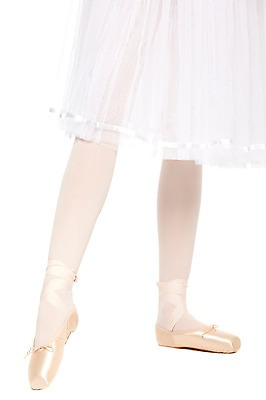 포토 JPG 스튜디오촬영 우먼라이프 잡화 여자 포즈 신발 신체 발 실내 한명 서기 누끼 사람 20대 성인 앞모습 신체부위 댄서 하반신 다리 춤 우아함 몸매 발레 발레리나 각선미 발레복 토슈즈 발레동작 여자만 여자한명만 성인여자만 청년만 청년여자만 성인한명만 청년여자한명만 성인여자한명만 성인만 국내포토 직업 1 라이프스타일 옷 뷰포인트 컨셉 모션 문화예술 청년 내부 파일형식