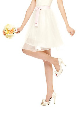 포토 JPG 스튜디오촬영 식물 우먼라이프 잡화 드레스 원피스 여자 꽃 구두 부케 웨딩드레스 포즈 결혼 신발 신체 실내 한명 서기 들기 누끼 사람 20대 성인 옆모습 신체부위 치마 하반신 다리 우아함 하이힐 매끈함 몸매 각선미 다리들기 여자만 여자한명만 성인여자만 청년만 청년여자만 성인한명만 청년여자한명만 성인여자한명만 성인만 국내포토 1 라이프스타일 옷 뷰포인트 꽃다발 컨셉 모션 하의 이벤트 청년 내부 감각 여성화 파일형식