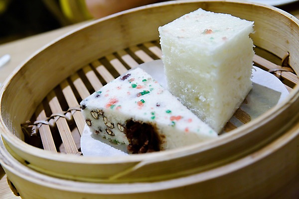 포토 JPG 그릇 식기 접시 음식 빵 백그라운드 디저트 떡 통 요리 근접촬영 사람없음 아웃포커스 팥 찜기 백설기 팥빵 호빵 국내포토 뷰포인트 주방용품 촬영기법 파일형식