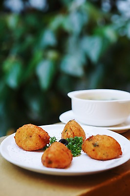 포토 JPG 그릇 식기 접시 음식 백그라운드 채소 요리 근접촬영 사람없음 아웃포커스 세트 튀김 올리브 국내포토 열매 뷰포인트 촬영기법 파일형식