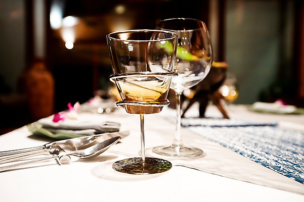 포토 JPG 주간 해외풍경 해외 아시아 음료 음식 와인잔 식탁 탁자 잔 실내 근접촬영 사람없음 아웃포커스 컵 레스토랑 숟가락 동남아시아 식탁보 나이프 말레이시아 레몬티 코타키나발루 국내포토 자연요소 식기 나라 뷰포인트 가구 술잔 촬영기법 수저 풍경 내부 식당 칼 파일형식