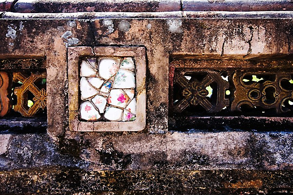 포토 JPG 주간 해외풍경 해외 시설물 건축물 아시아 조각 백그라운드 풍경 사람없음 야외 건물 동남아시아 궁전 성 벽화 베트남 후에 조각_조소 국내포토 자연요소 건축 나라 고건축 그림 조소 파일형식