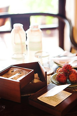 포토 JPG 주간 접시 열매 아시아 과일 통 사람없음 라이프 생활 아웃포커스 컵 상자 뷰티 쪽지 스파 도구 메모지 미용용품 병 피부 베트남 나짱 국내포토 자연요소 식물 식기 나라 촬영기법 신체부위 사무용품 동남아시아 오브젝트 파일형식