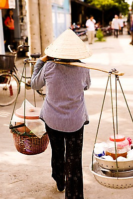 포토 JPG 주간 전신 모자 해외풍경 해외 건축물 여자 아시아 거리 논 서기 사람 풍경 여러명 성인 야외 건물 뒷모습 아웃포커스 마을 자전거 동남아시아 짐 막대기 상인 전봇대 베트남 나짱 여자만 성인여자만 성인만 국내포토 자연요소 잡화 공공시설 건축 나라 뷰포인트 다수 농업 모션 촬영기법 바이크 파일형식