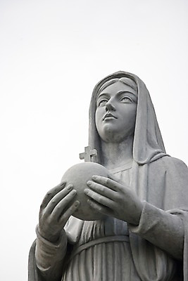 포토 JPG 주간 아시아 종교 조각 사람없음 야외 조각상 성당 천주교 베트남 마리아 조각_조소 국내포토 자연요소 나라 종교건축 조형물 동남아시아 조소 파일형식