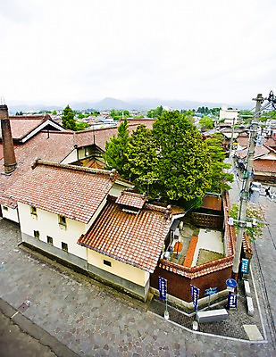 포토 JPG 주간 전통 해외풍경 해외 아시아 문화 고건축 지붕 거리 주택 기와 거리풍경 풍경 사람없음 야외 건물 관광지 하이앵글 마을 상점 일본 역사 후쿠시마 국내포토 자연요소 건축물 나라 뷰포인트 여행 파일형식