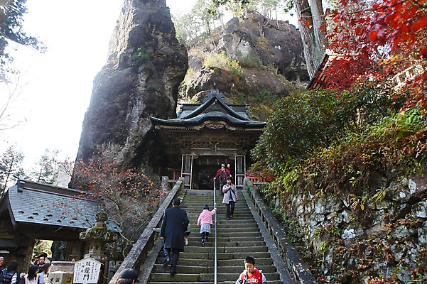 포토 JPG 주간 해외풍경 해외 건축물 계절 아시아 종교 단풍 사람 풍경 여러명 야외 건물 계단 일본 가을 돌_바위 바위 사찰 일본인 군마 이바라키 신사_일본건축 국내포토 자연요소 외국인 건축 나라 다수 잎 종교건축 동양인 일본건축 파일형식